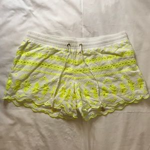 EUC Lilly Pulitzer Baybreeze Shorts Pineapple M